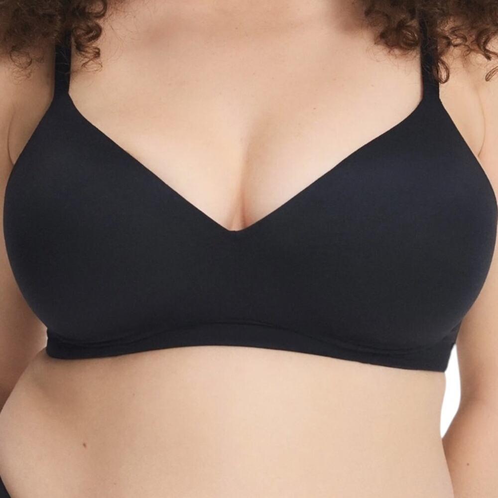 <<Soft N’ Savage Wireless Push-Up Black Bra – 34DDD